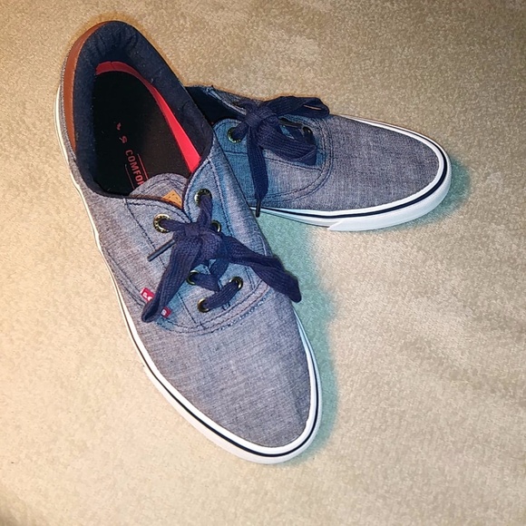 Levi's Other - Levi's Light Denim Navy Canvas Sneakers SZ 8.5 men